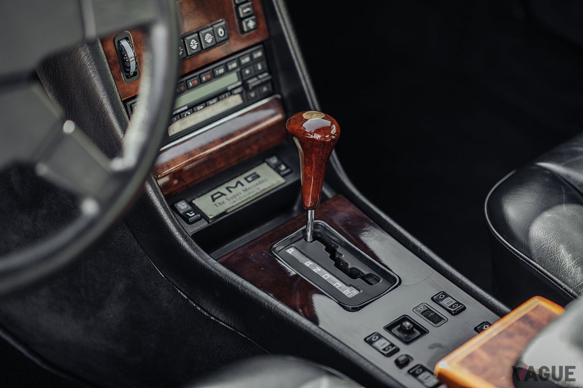 約2090万円で落札されたメルセデス・ベンツ「560 SEC AMG 6.0 ワイドボディ」（C）2020 RM Sothebys