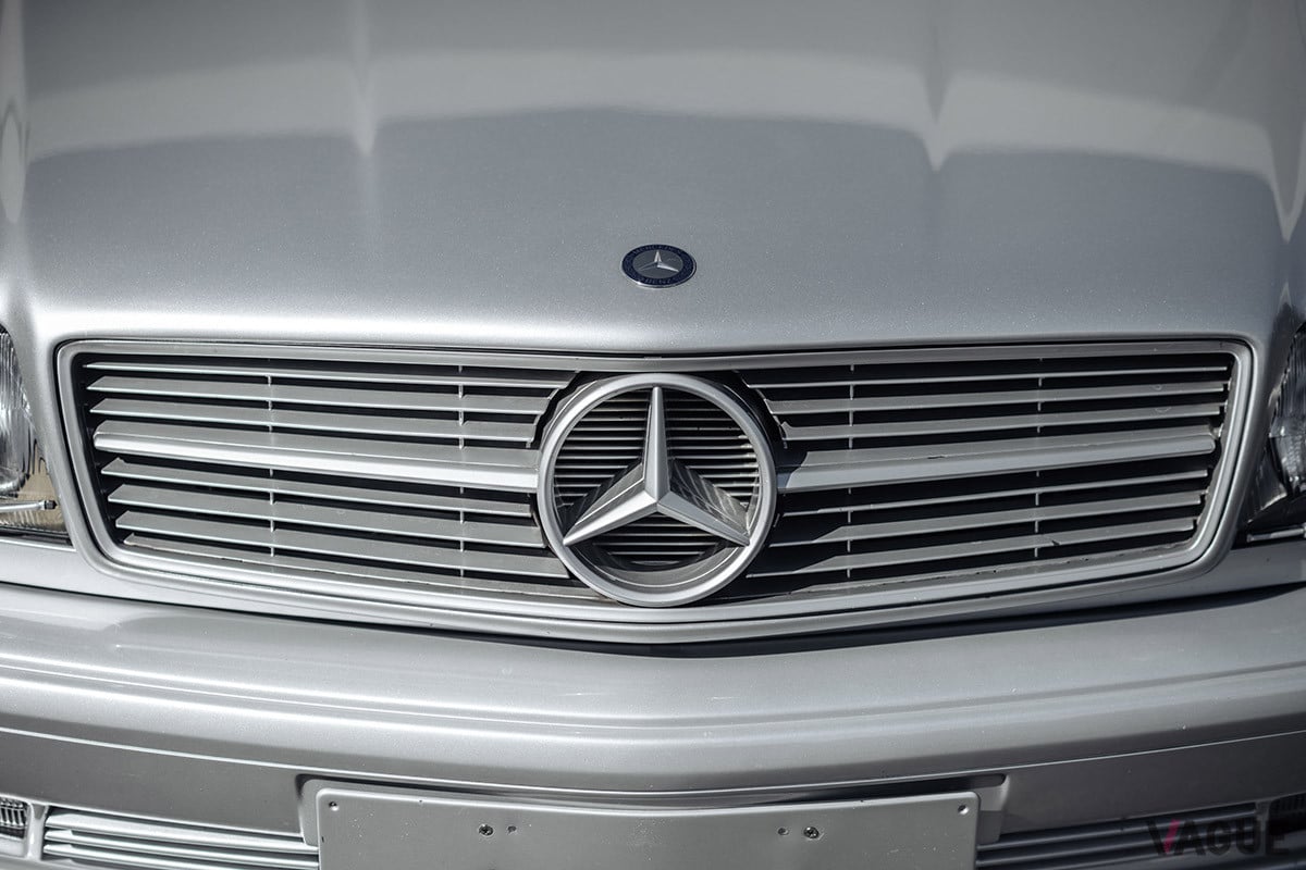 約2090万円で落札されたメルセデス・ベンツ「560 SEC AMG 6.0 ワイドボディ」（C）2020 RM Sothebys