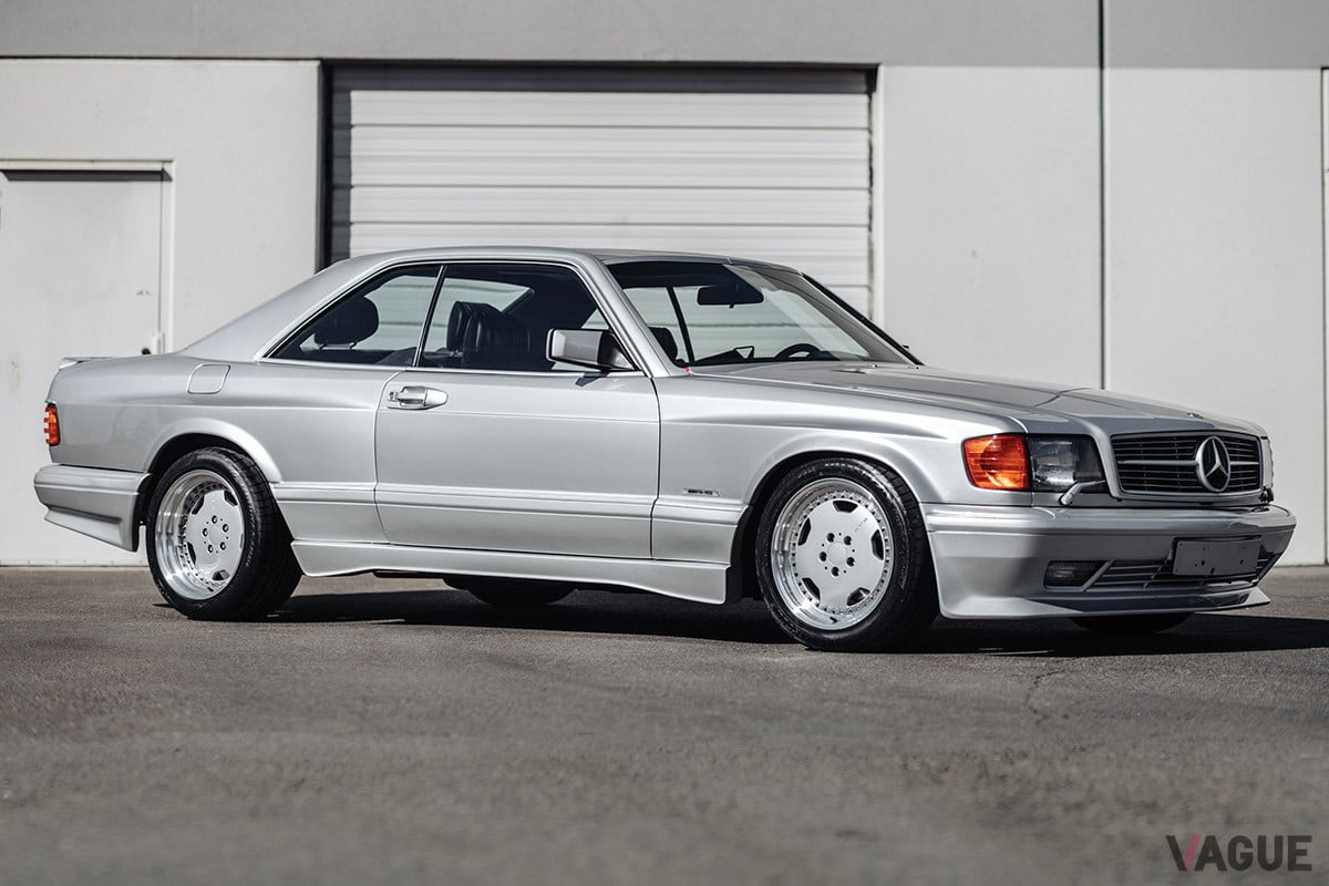 約2090万円で落札されたメルセデス・ベンツ「560 SEC AMG 6.0 ワイドボディ」（C）2020 RM Sothebys