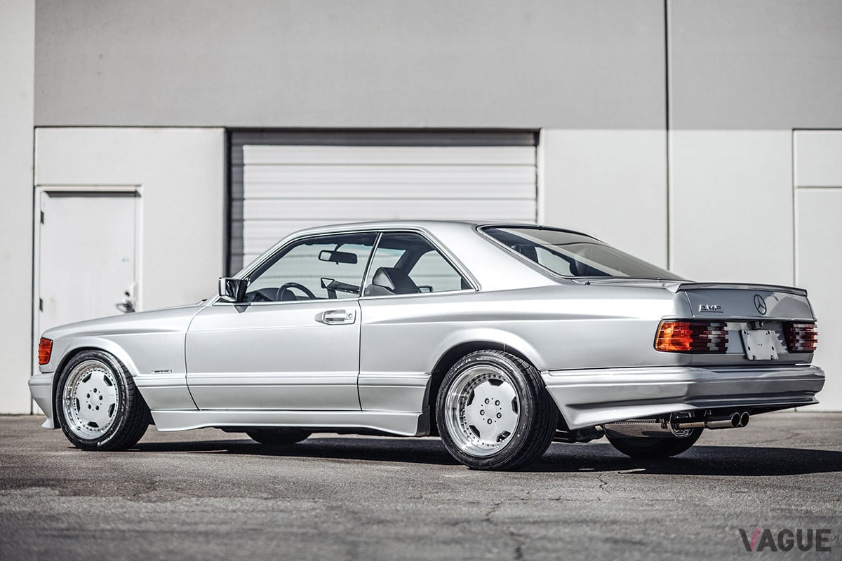 約2090万円で落札されたメルセデス・ベンツ「560 SEC AMG 6.0 ワイドボディ」（C）2020 RM Sothebys