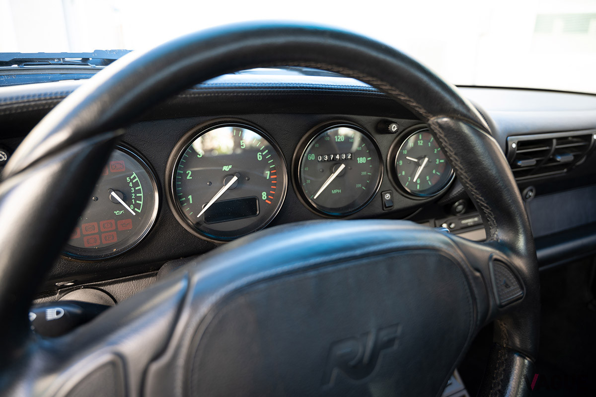 約7920万円で落札されたルーフ「ターボR」（C）2020 Courtesy of RM Sotheby's
