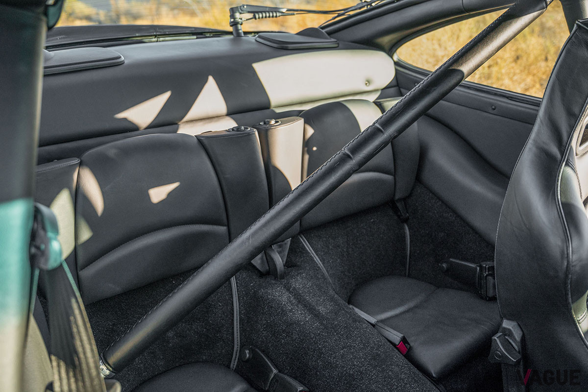 約7920万円で落札されたルーフ「ターボR」（C）2020 Courtesy of RM Sotheby's