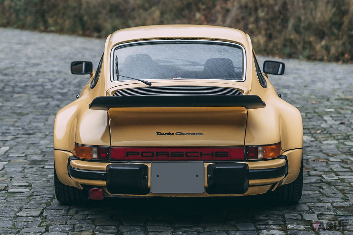 1977年式ポルシェ「911ターボ」（C）2020 Courtesy of RM Sotheby's
