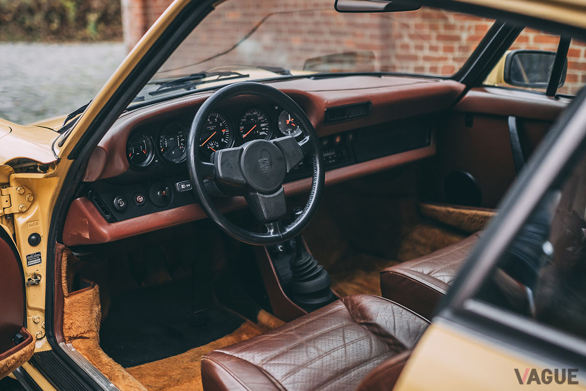 1977年式ポルシェ「911ターボ」（C）2020 Courtesy of RM Sotheby's