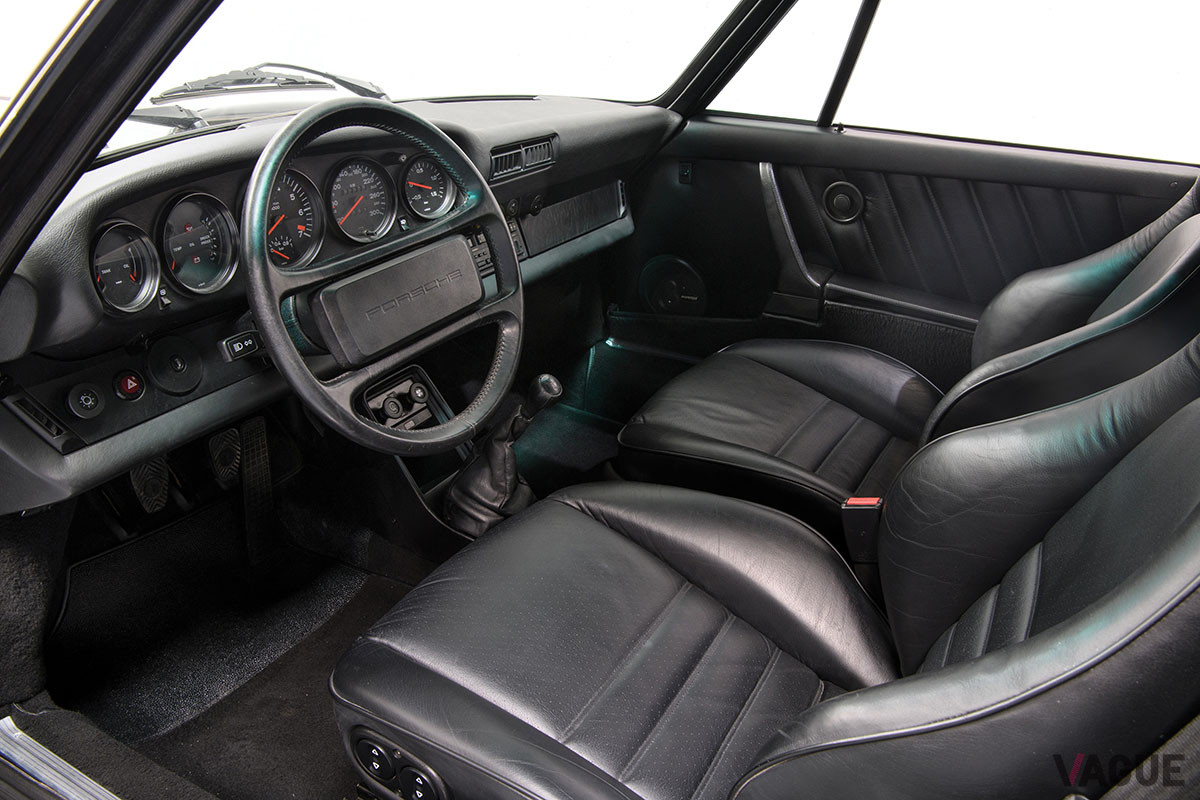 1985年式ポルシェ「911ターボ」（C）2020 Courtesy of RM Sotheby's