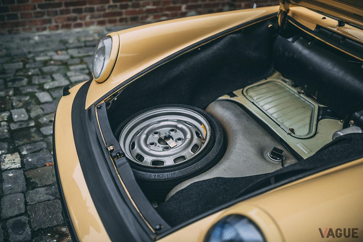 1977年式ポルシェ「911ターボ」（C）2020 Courtesy of RM Sotheby's