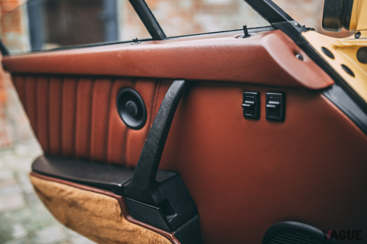 1977年式ポルシェ「911ターボ」（C）2020 Courtesy of RM Sotheby's