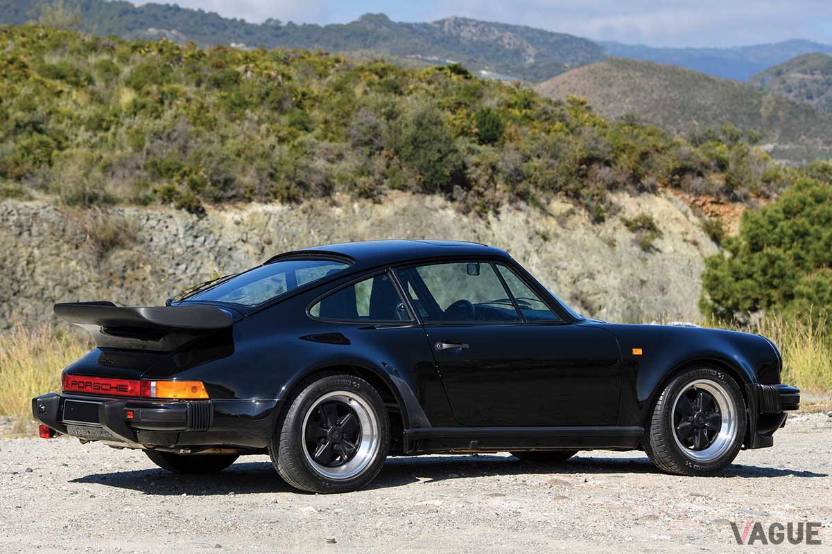 1985年式ポルシェ「911ターボ」（C）2020 Courtesy of RM Sotheby's