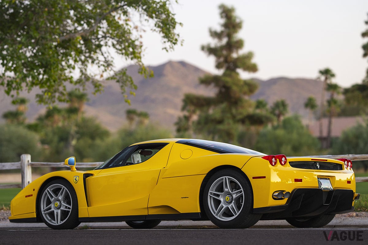 およそ2億3000万円−2億6000万円のエスティメートが付けられているフェラーリ「エンツォ」（C）2020 Courtesy of RM Sotheby's