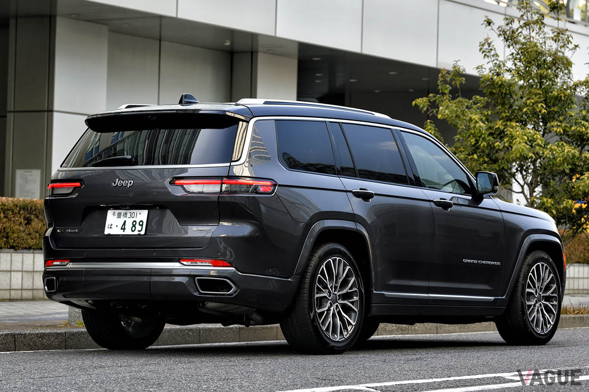 「グランドチェロキーLサミットリザーブ」の車両価格は999万円（消費税込）