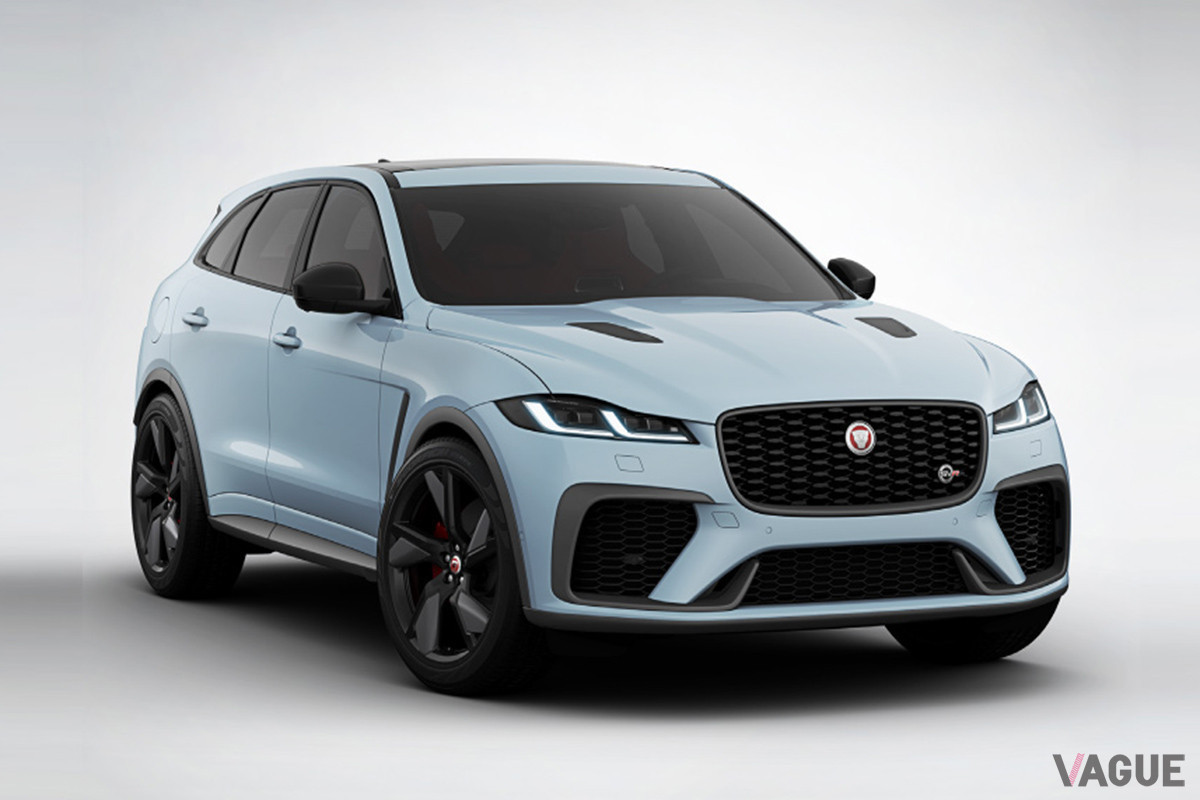 ボディカラーがチョークブルーの「F-PACE SVR JAPAN SV EDITION」