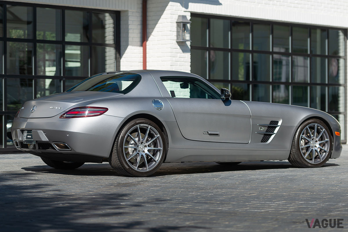 28万ドル（邦貨換算約3220万円）で落札されたメルセデスAMG「SLSクーペ」（C）2021 Courtesy of RM Sotheby's