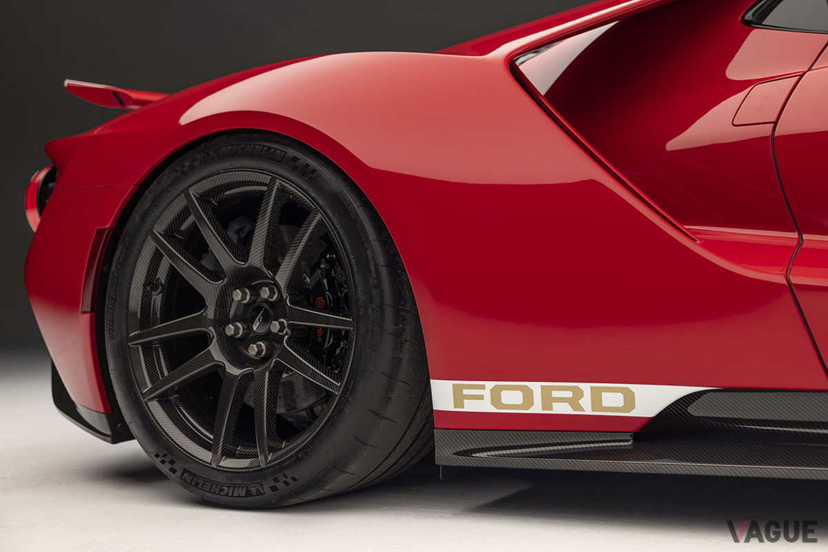 標準仕様でもオプション設定されている、カーボン製20インチホイールを装備（C）Ford Motor Company