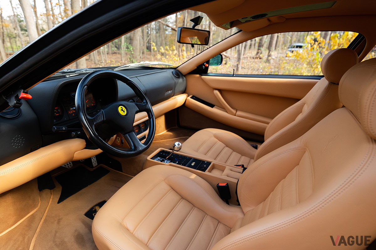 52万7500ドル（邦貨換算約6060万円）で落札されたフェラーリ「F512 M」（C）2021 Courtesy of RM Sotheby's