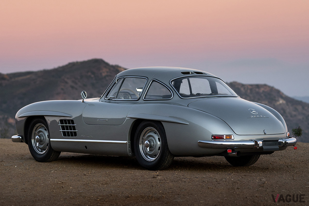 682万5000ドル（邦貨換算約7億8700万円）で落札されたメルセデス・ベンツ「300SL」（C）2021 Courtesy of RM Sotheby's