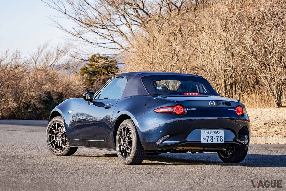 ソフトトップを閉じたルックスもサマになっているND型ロードスター
