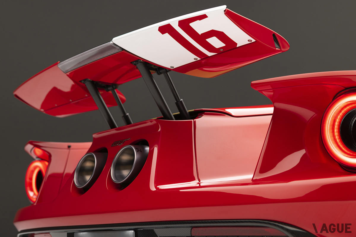 可変式リアウイングの裏にもカーナンバーが付く（C）Ford Motor Company