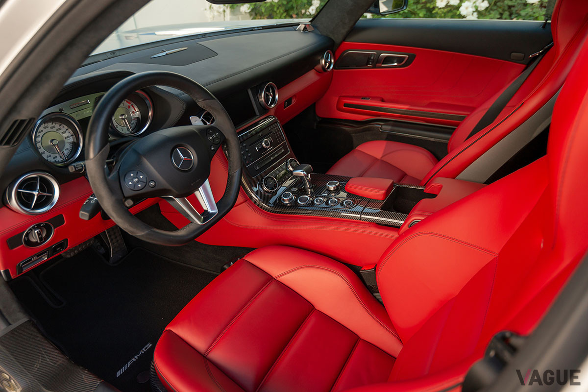 28万ドル（邦貨換算約3220万円）で落札されたメルセデスAMG「SLSクーペ」（C）2021 Courtesy of RM Sotheby's