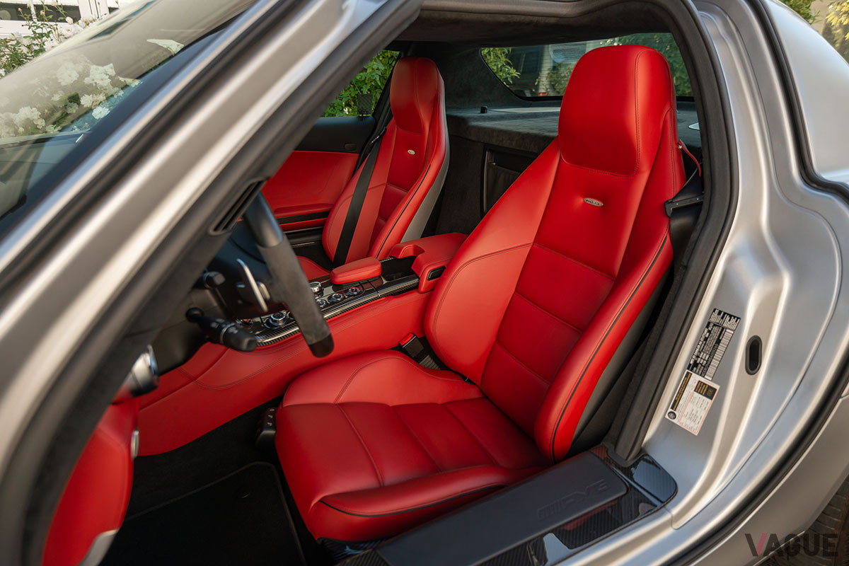 28万ドル（邦貨換算約3220万円）で落札されたメルセデスAMG「SLSクーペ」（C）2021 Courtesy of RM Sotheby's