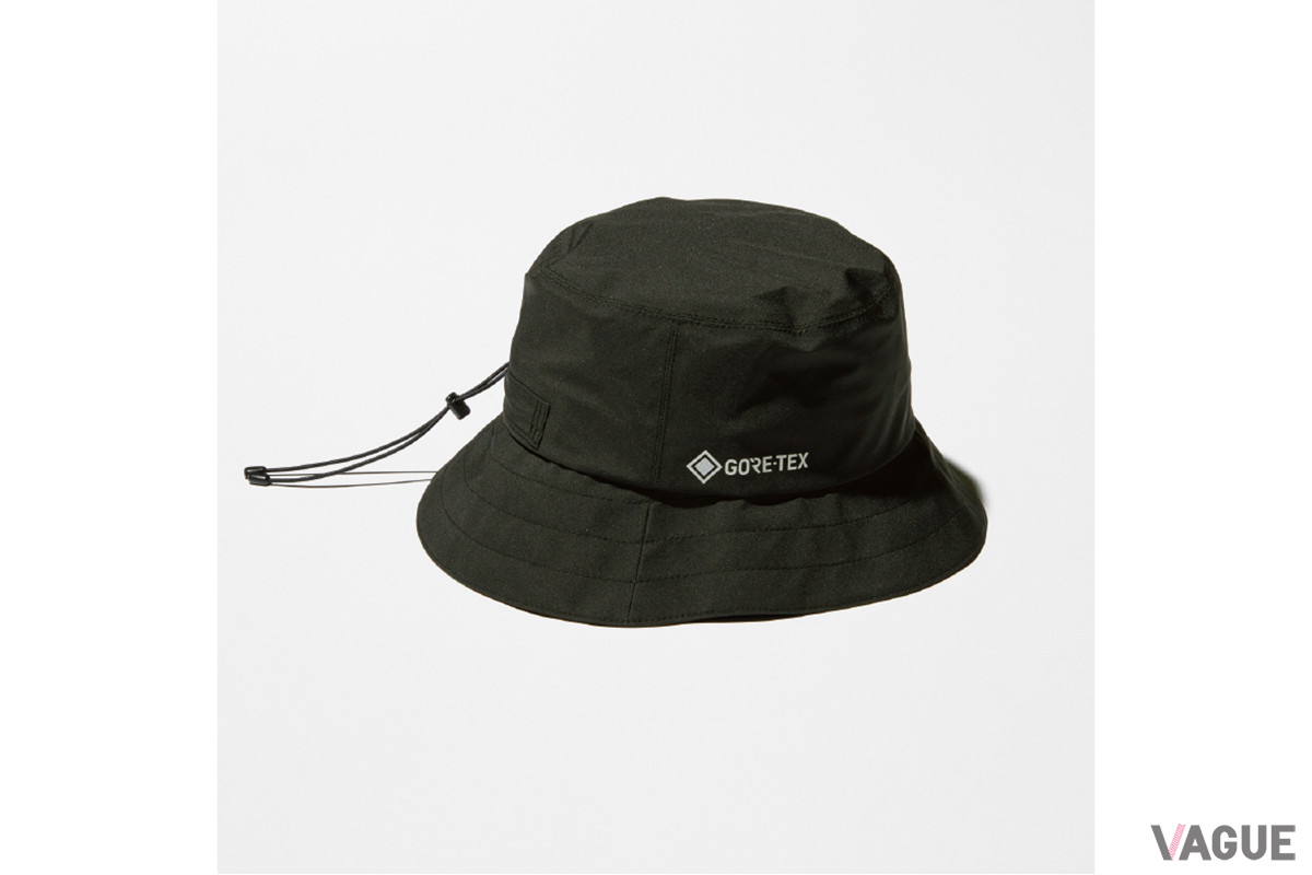 ツバがラウンドしている「GORE-TEX 3L HAT」は、“GORE-TEX PRODUCT”を使用し、裏地には速乾性のあるメッシュを採用。後頭部に配置されたドローコードでフィッティング調整が可能だ