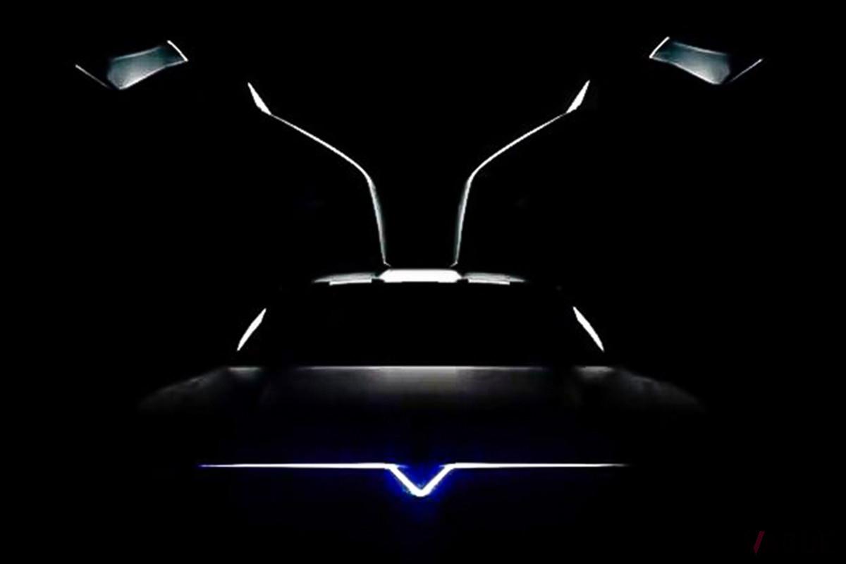 デロリアン・モーターズが公開した新型デロリアンのチラ見せ写真(C)DeLorean Motors