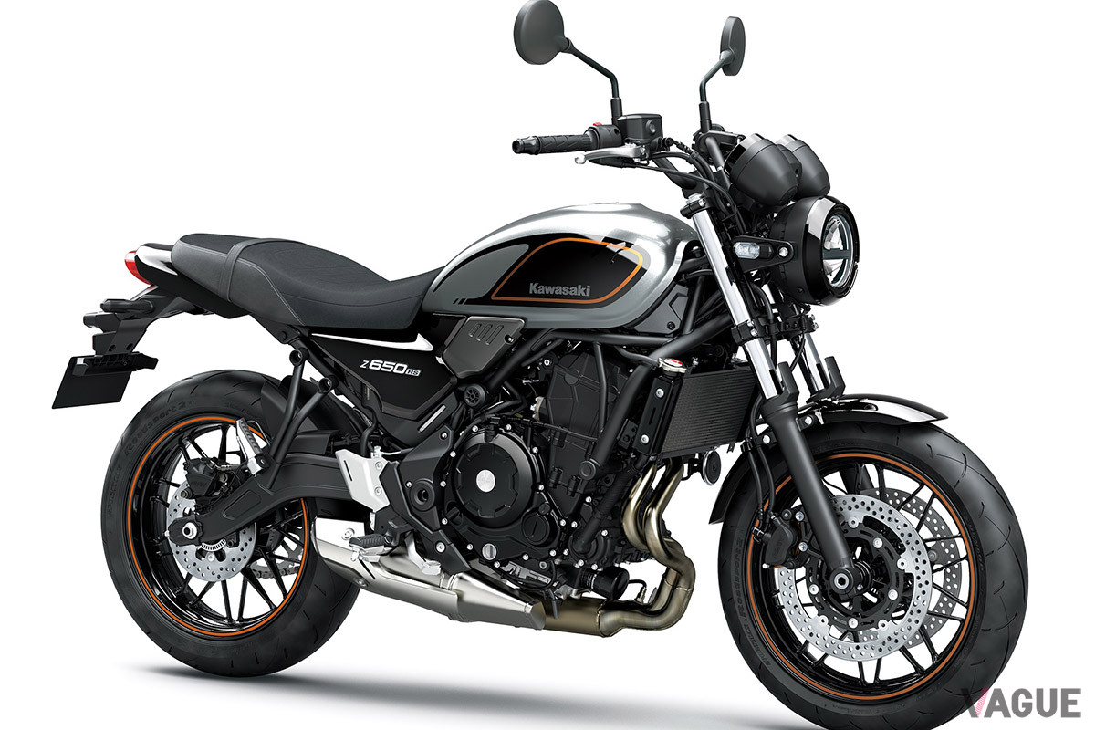 「Z650RS」のカラーラインナップはキャンディエメラルドグリーンなど全2種類。写真はメタリックムーンダストグレー×エボニー
