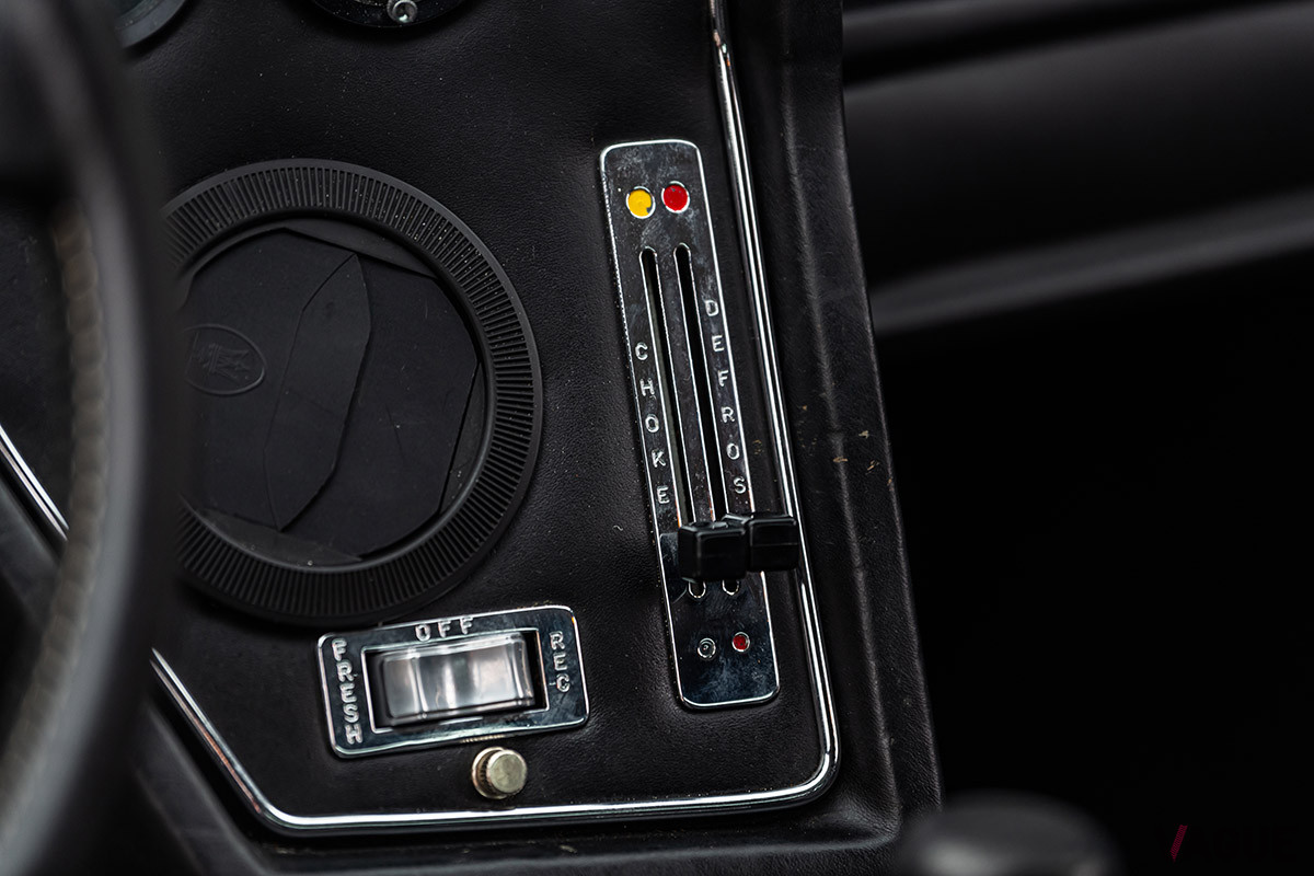 26万8800ドル（邦貨換算約3100万円）で落札されたマセラティ「ボーラ」（C）2021 Courtesy of RM Sotheby's