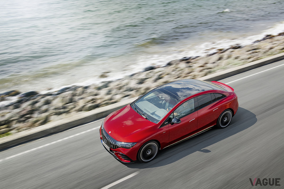 「EQE 43 4MATIC」の最高速度は210km／h