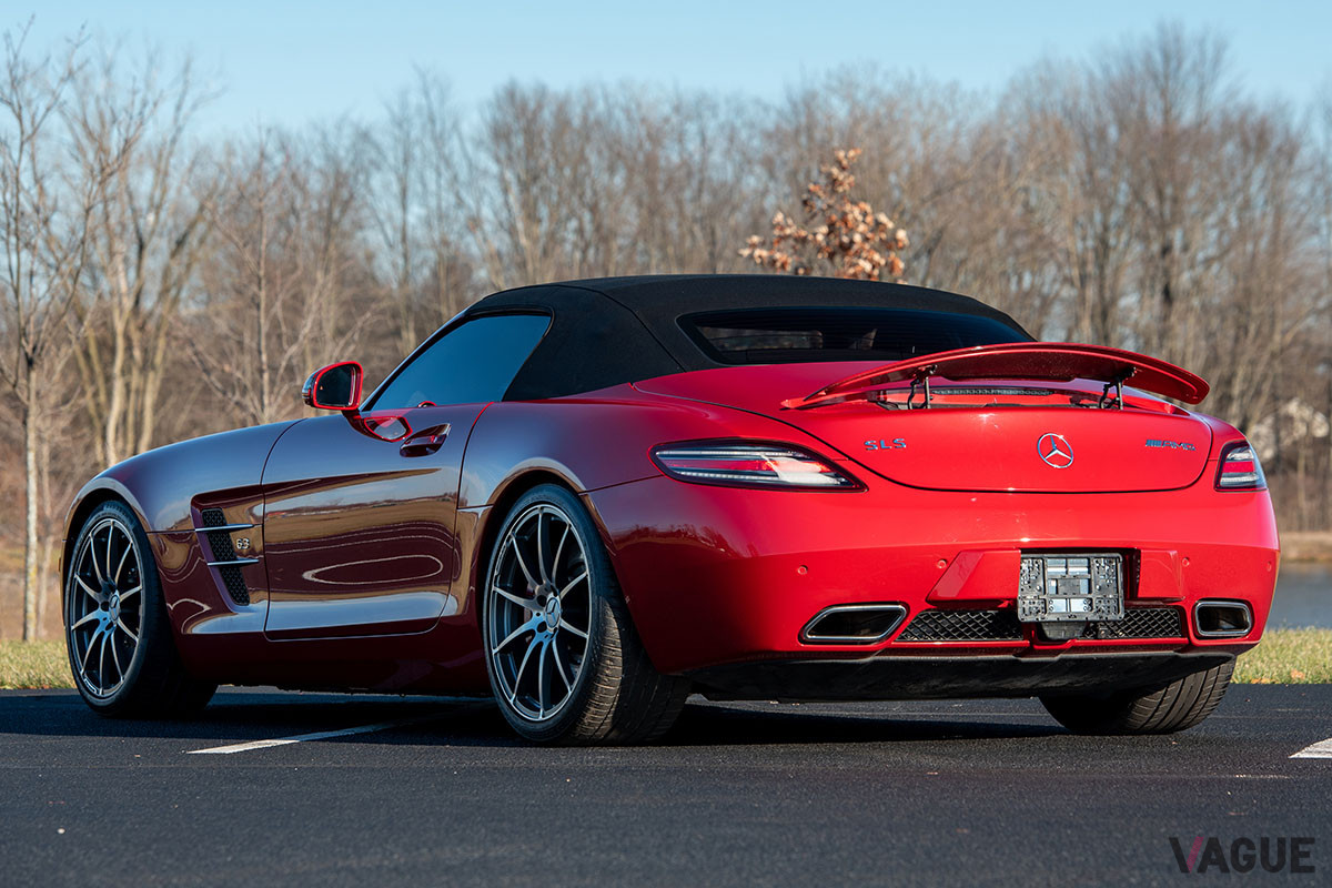 15万1200ドル（邦貨換算約1740万円）で落札されたメルセデスAMG「SLSロードスター」（C）2021 Courtesy of RM Sotheby's
