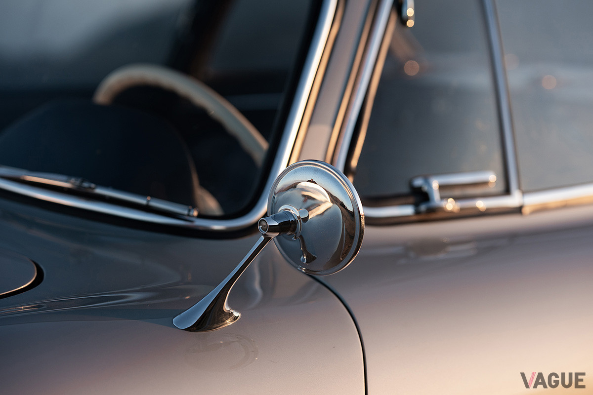 682万5000ドル（邦貨換算約7億8700万円）で落札されたメルセデス・ベンツ「300SL」（C）2021 Courtesy of RM Sotheby's