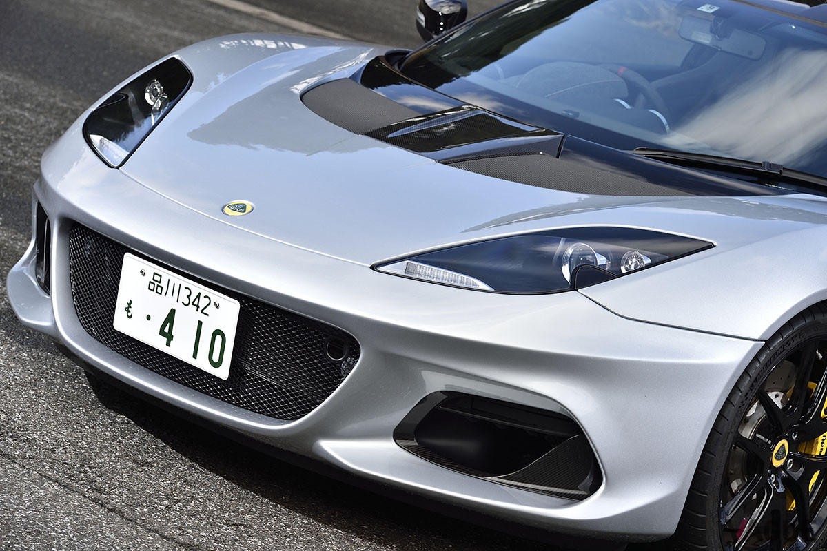 ロータス「エヴォーラGT410スポーツ」の車両価格（消費税込）は、MTが1496万円、ATが1536万7000円
