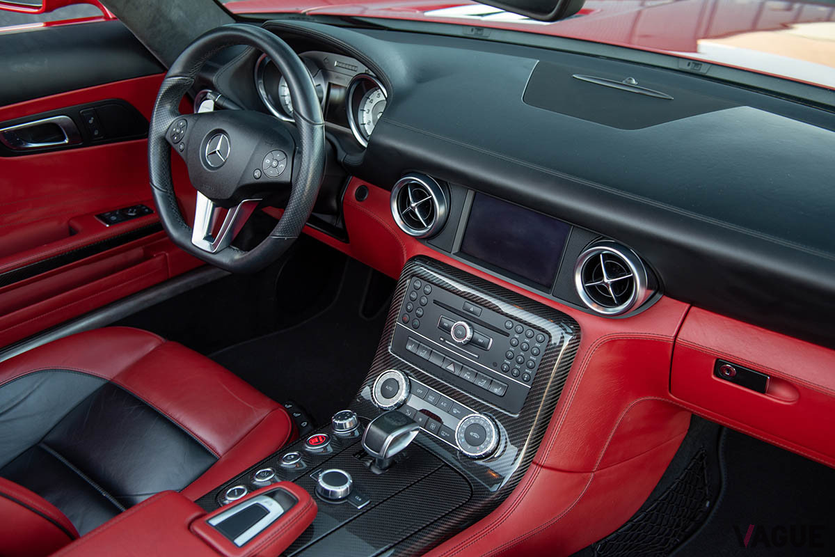 15万1200ドル（邦貨換算約1740万円）で落札されたメルセデスAMG「SLSロードスター」（C）2021 Courtesy of RM Sotheby's