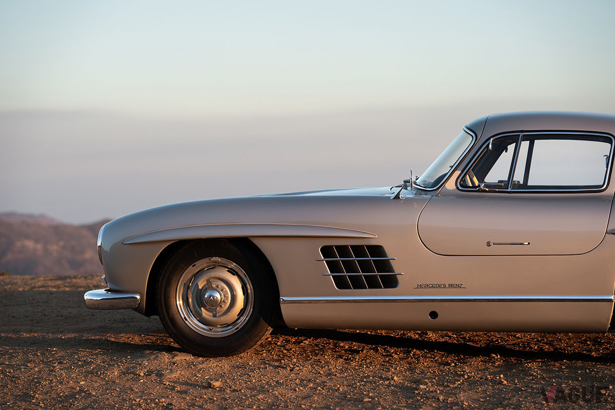 682万5000ドル（邦貨換算約7億8700万円）で落札されたメルセデス・ベンツ「300SL」（C）2021 Courtesy of RM Sotheby's