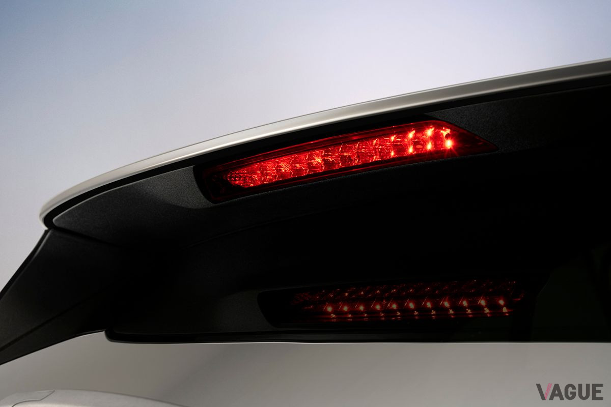 新型「DS4 E-TENSE」のハイマウントブレーキランプ