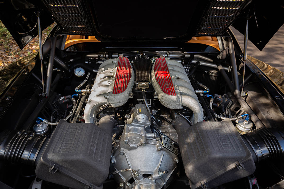 52万7500ドル（邦貨換算約6060万円）で落札されたフェラーリ「F512 M」（C）2021 Courtesy of RM Sotheby's