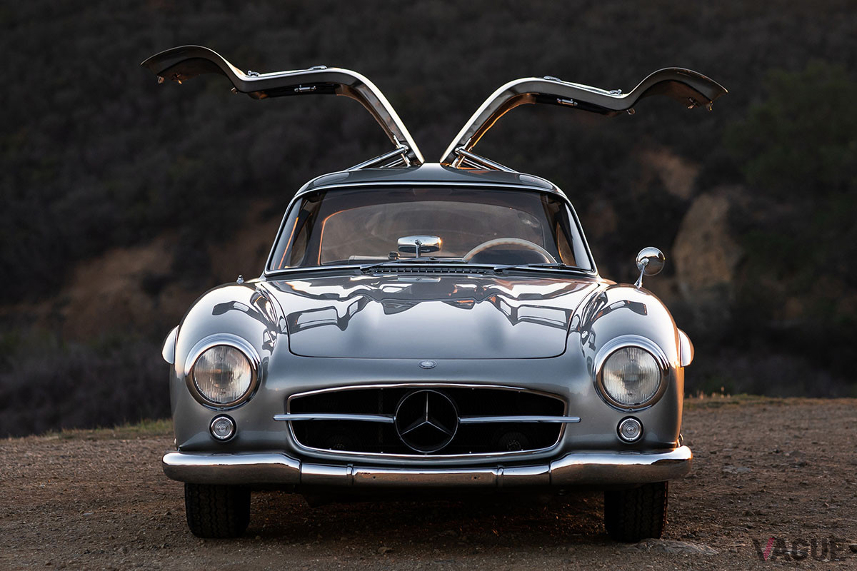682万5000ドル（邦貨換算約7億8700万円）で落札されたメルセデス・ベンツ「300SL」（C）2021 Courtesy of RM Sotheby's