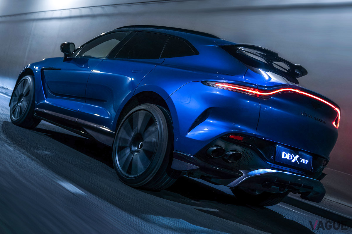 0-100km／h加速3.3秒、最高速度310km／hと、スーパーカー並みの性能を備えたアストンマーティン「DBX707」