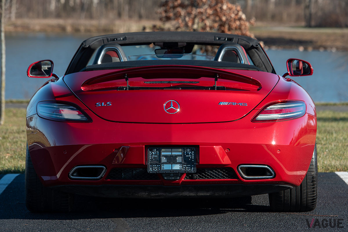 15万1200ドル（邦貨換算約1740万円）で落札されたメルセデスAMG「SLSロードスター」（C）2021 Courtesy of RM Sotheby's