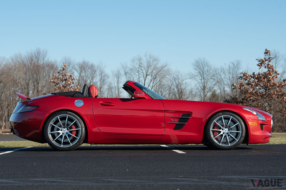 15万1200ドル（邦貨換算約1740万円）で落札されたメルセデスAMG「SLSロードスター」（C）2021 Courtesy of RM Sotheby's
