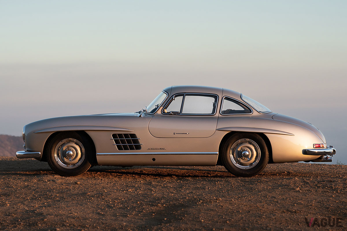 682万5000ドル（邦貨換算約7億8700万円）で落札されたメルセデス・ベンツ「300SL」（C）2021 Courtesy of RM Sotheby's