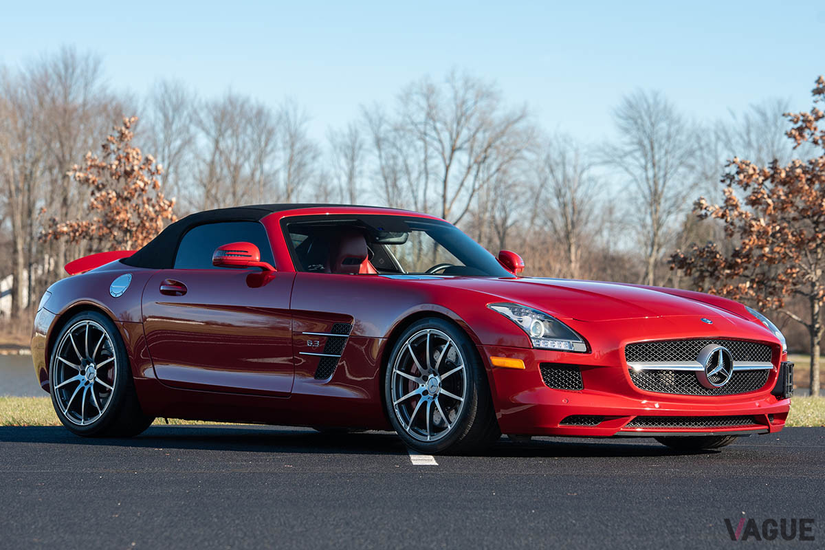 15万1200ドル（邦貨換算約1740万円）で落札されたメルセデスAMG「SLSロードスター」（C）2021 Courtesy of RM Sotheby's
