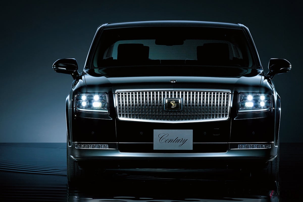 1967年に登場したトヨタの誇るショーファードリブンカー「センチュリー」。現行型となる3代目は、レクサスLC500と同じV8エンジンを搭載したハイブリッドとなっている（C）トヨタ自動車