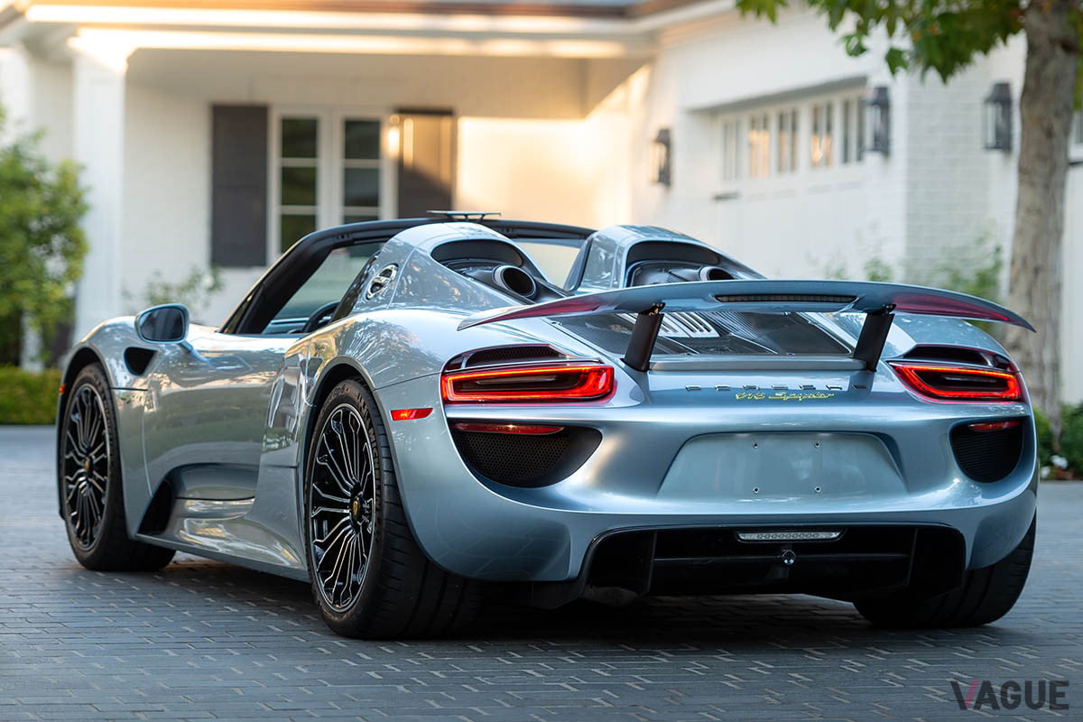 ポルシェ「918スパイダー」の0−100km/h加速タイム2.8秒、最高速度345km/h(C)2021 Courtesy of RM Sotheby's