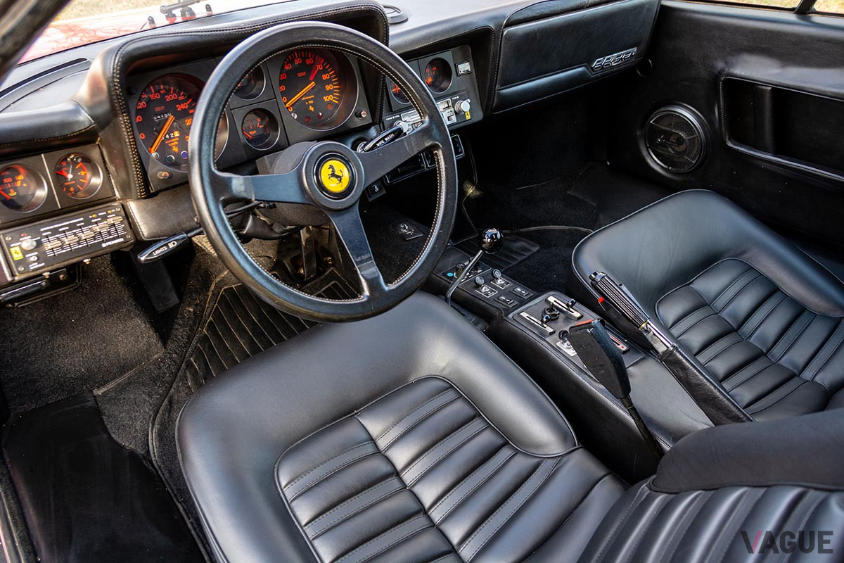約2400万円で落札されたフェラーリ「512BBi」（C）2020 RM Sothebys