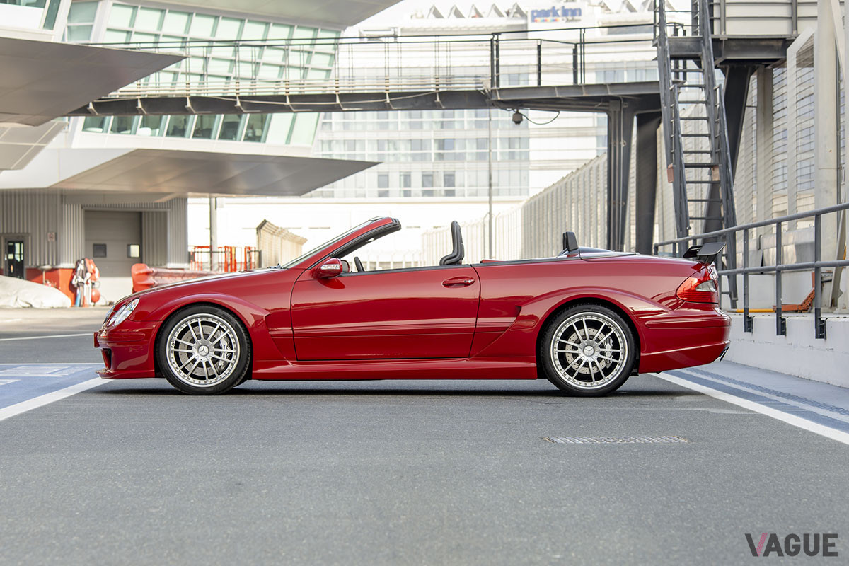 80台生産された「CLK DTM AMGカブリオレ」のなかで、ボディカラーがレッドはわずかに5台のみとなる（C）2020 Courtesy of RM Sotheby's