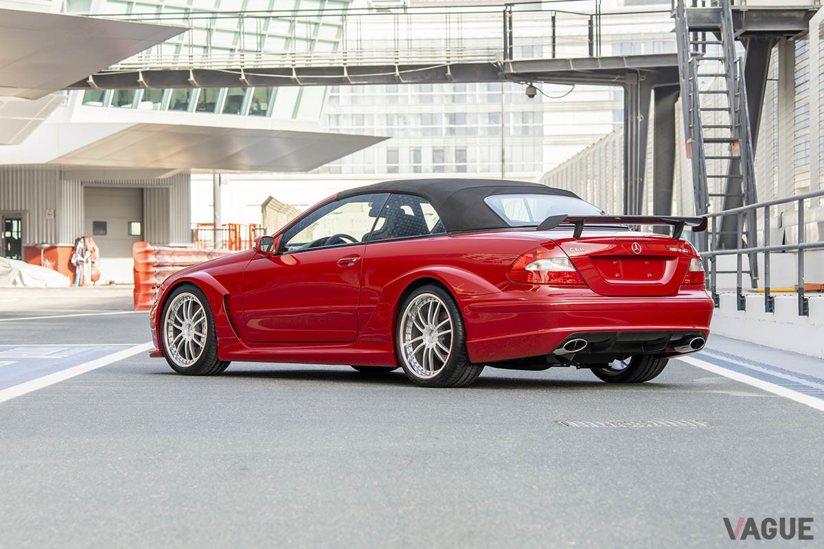 80台生産された「CLK DTM AMGカブリオレ」のなかで、ボディカラーがレッドはわずかに5台のみとなる（C）2020 Courtesy of RM Sotheby's