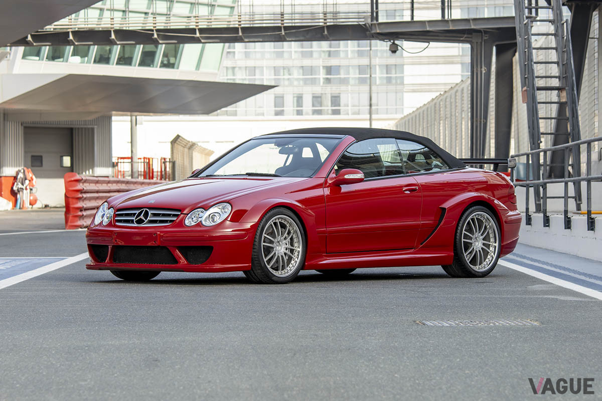 80台生産された「CLK DTM AMGカブリオレ」のなかで、ボディカラーがレッドはわずかに5台のみとなる（C）2020 Courtesy of RM Sotheby's