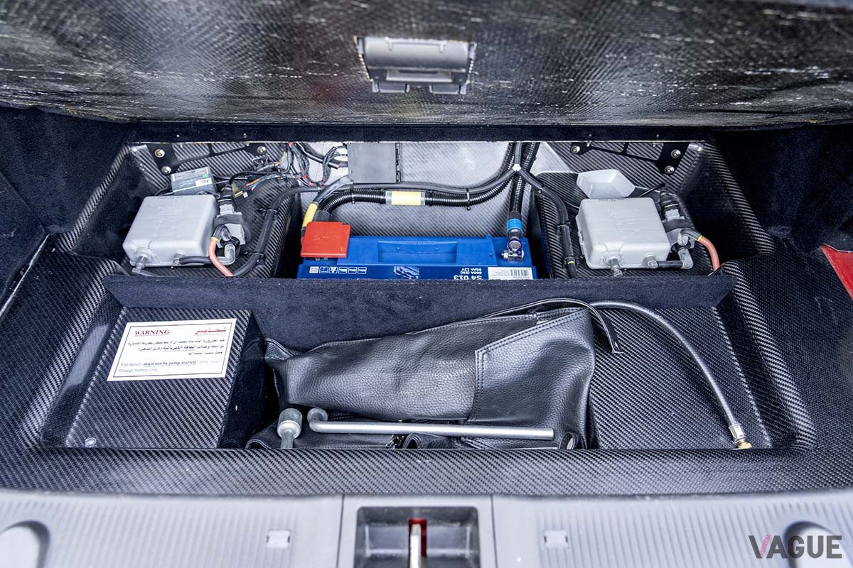 80台生産された「CLK DTM AMGカブリオレ」のなかで、ボディカラーがレッドはわずかに5台のみとなる（C）2020 Courtesy of RM Sotheby's