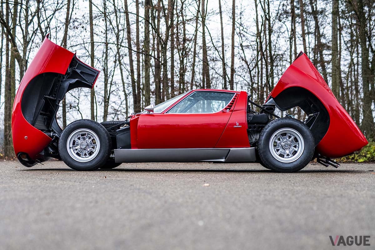 約3億1000万円で落札されたランボルギーニ「ミウラP400SV」（C）2020 Courtesy of RM Sotheby's