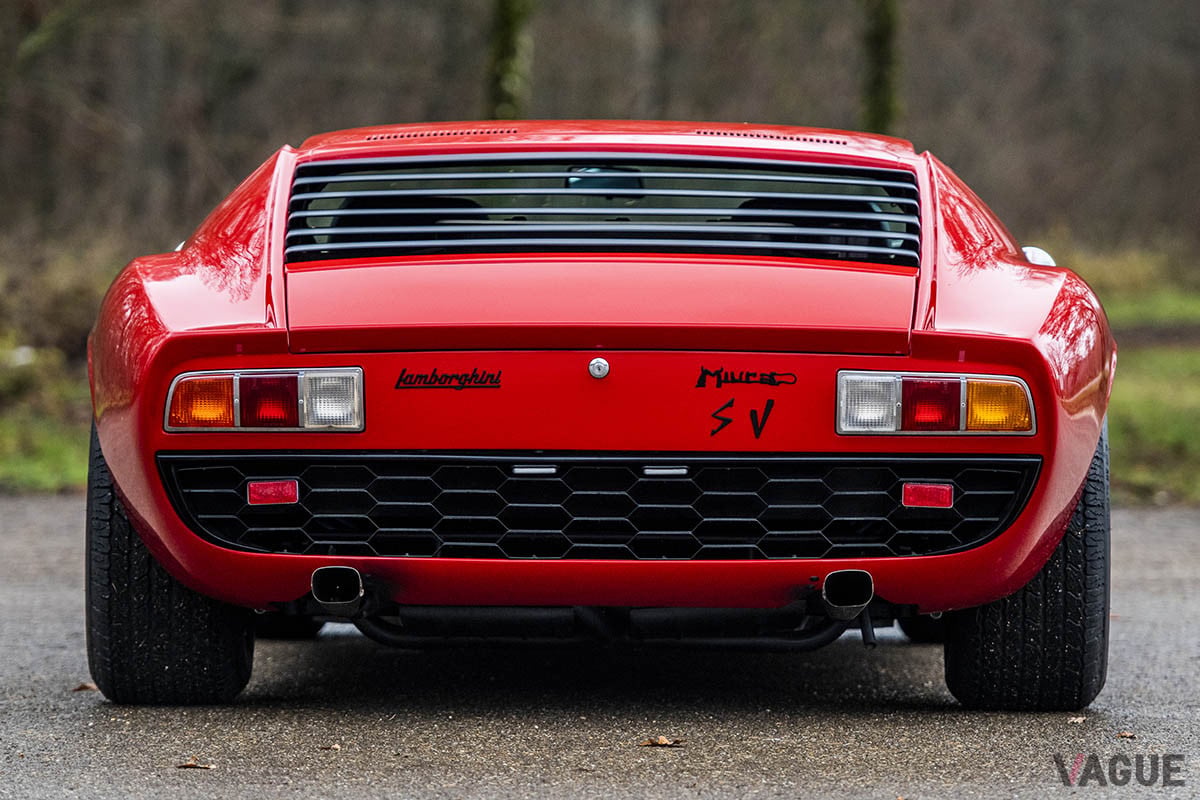 約3億1000万円で落札されたランボルギーニ「ミウラP400SV」（C）2020 Courtesy of RM Sotheby's